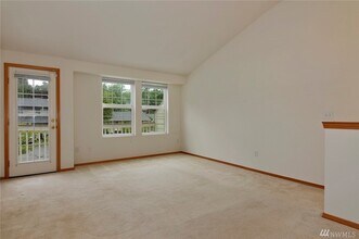 1727 NE 146th St in Shoreline, WA - Building Photo - Building Photo