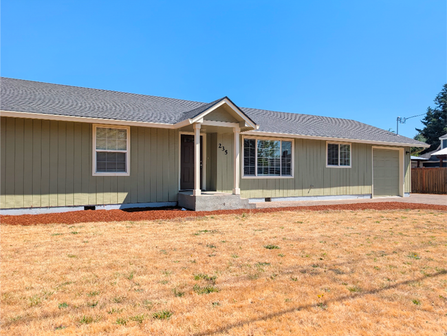 235 Irvington Dr in Eugene, OR - Building Photo - Building Photo