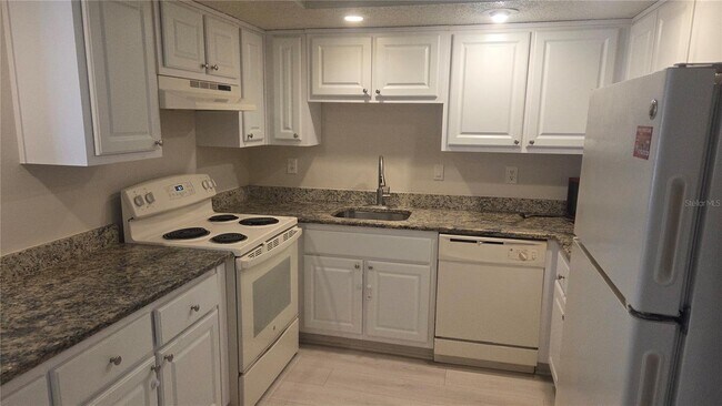 589 Fairways Cir in Ocala, FL - Building Photo - Building Photo