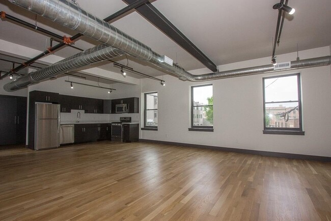 190 Christopher Columbus Dr in Jersey City, NJ - Building Photo - Building Photo