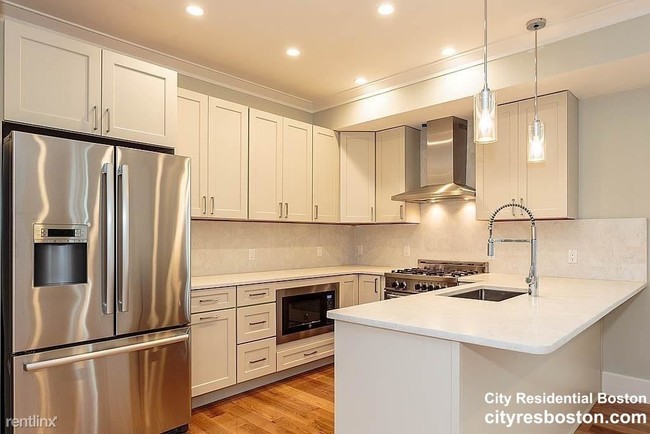 17 Vinton St-Unit -Apt 5 in Boston, MA - Building Photo - Building Photo