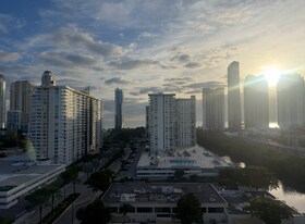 250 174th St, Unit 1405 in Sunny Isles Beach, FL - Building Photo