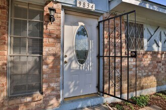 9834 Denning Dr in Houston, TX - Building Photo - Building Photo