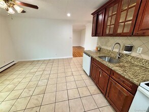 445 Madison Ave in Brentwood, NY - Building Photo - Building Photo