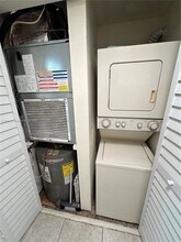 10330 NW 8th St in Pembroke Pines, FL - Building Photo - Building Photo