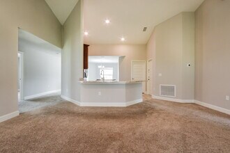 806 Edith Dr in Fruitland Park, FL - Building Photo - Building Photo