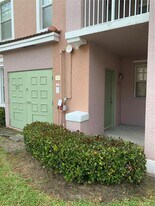6572 W Sample Rd in Coral Springs, FL - Building Photo