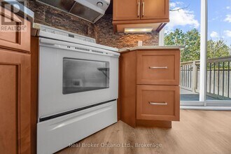 223 Bond St N in Hamilton, ON - Building Photo - Building Photo