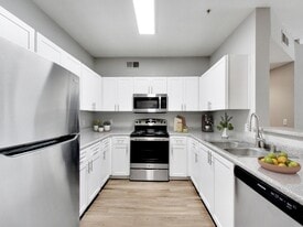 Natomas Park in Sacramento, CA - Building Photo