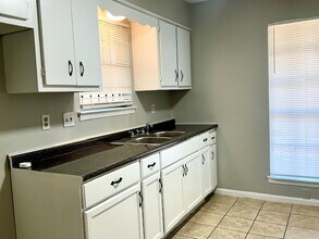 5207 Breckenwood Dr in Memphis, TN - Building Photo - Building Photo