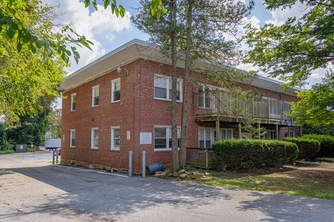 6107 Park Heights Ave in Baltimore, MD - Building Photo - Building Photo
