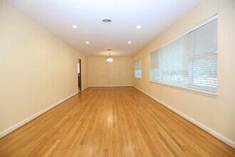 3535 Durhill St in Houston, TX - Building Photo - Building Photo