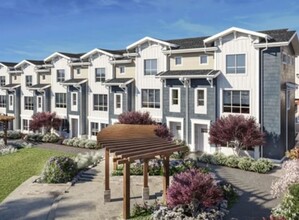 Hazelwood Townhomes in Surrey, BC - Building Photo - Primary Photo