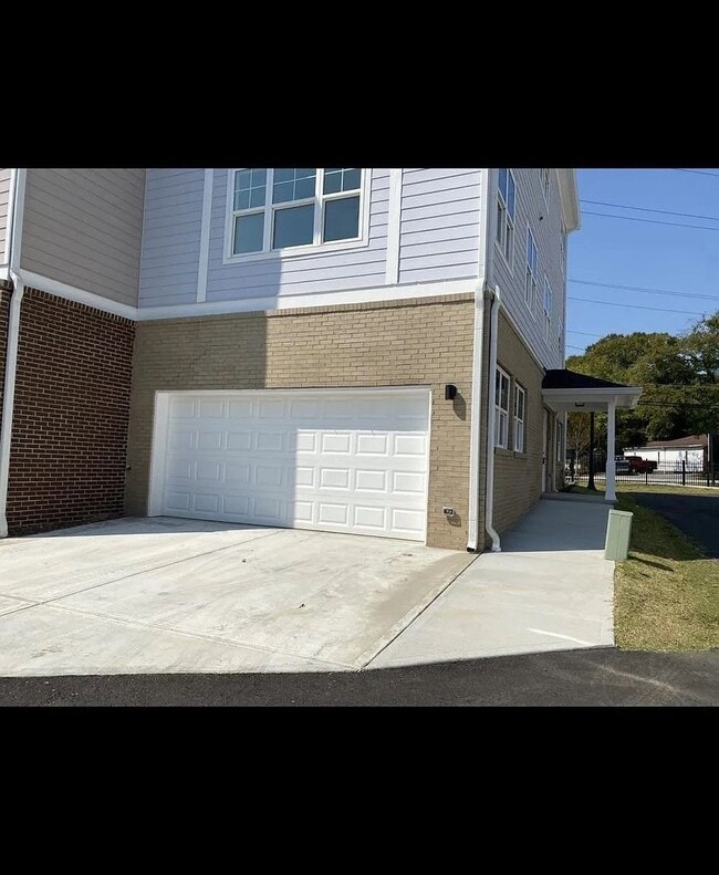 2008 Ocean Dr NW