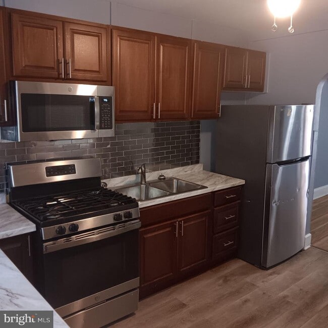 464 E Cosgrove St in Philadelphia, PA - Building Photo - Building Photo