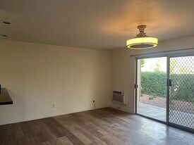 77805 California Dr in Palm Desert, CA - Building Photo