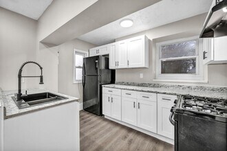 10920 Granger Rd in Cleveland, OH - Building Photo - Building Photo