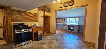 89 Jolicoeur Ave in Spencer, MA - Building Photo - Building Photo