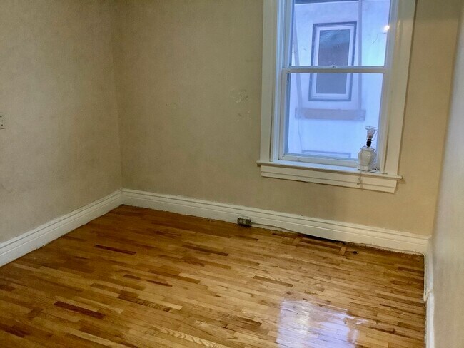 66 Furby St in Winnipeg, MB - Building Photo - Building Photo