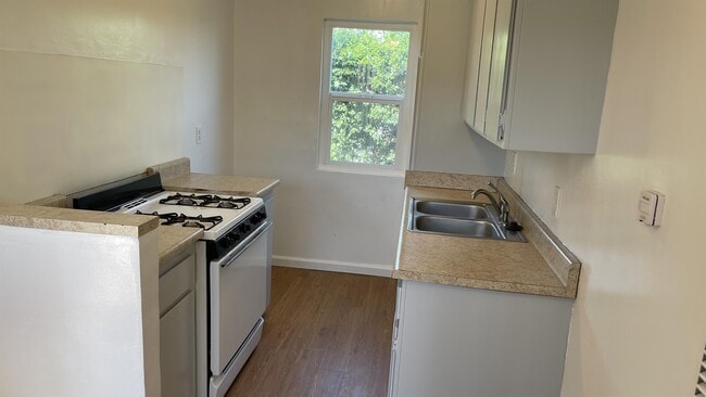 7732 Chapman Ave in Garden Grove, CA - Building Photo - Building Photo