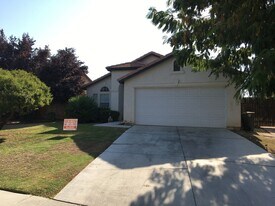 5305 Grogan Dr in Bakersfield, CA - Building Photo