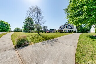 4453 Caney Fork Cir in Braselton, GA - Building Photo - Building Photo