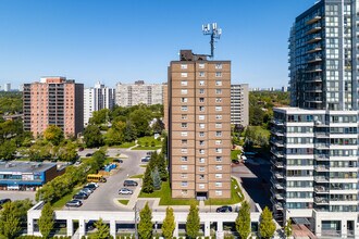 Verbana Apartments in Toronto, ON - Building Photo - Building Photo