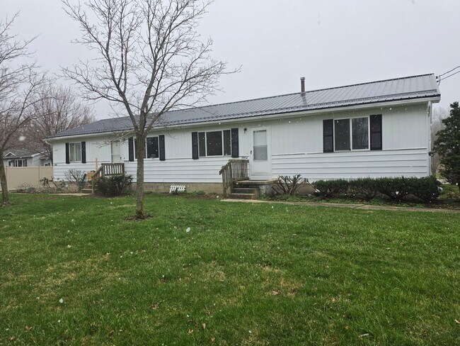 3954 Summit St in Ravenna, OH - Building Photo - Building Photo