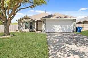 23 N Golden Oak Dr in Texas City, TX - Building Photo