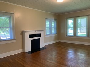2924 Magnolia St in Texarkana, TX - Foto de edificio - Building Photo