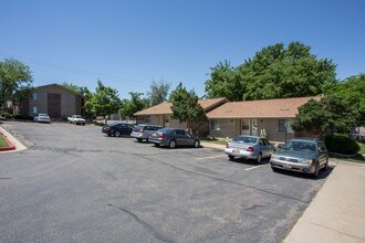 Heritage House Apartments in Washington Terrace, UT - Building Photo - Building Photo