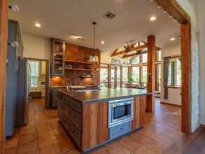 10731 Cassia Dr in Austin, TX - Building Photo - Building Photo