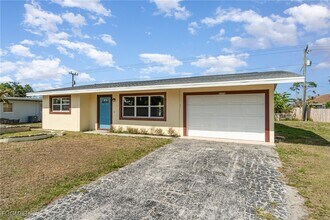 2225 Aldridge Ave in Ft. Myers, FL - Building Photo - Building Photo