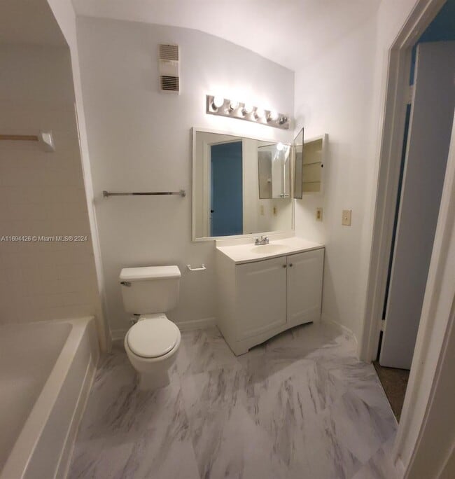 3370 Pinewalk Dr N, Unit 1227 in Margate, FL - Building Photo - Building Photo