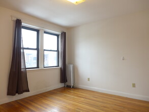 86 Corey Rd, Unit 3 in Boston, MA - Foto de edificio - Building Photo