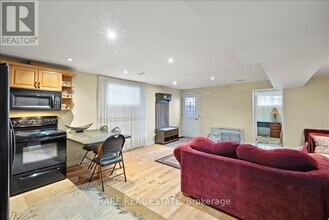 40 Lloyd George Ave in Toronto, ON - Building Photo - Building Photo