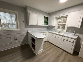 18404 Neff Rd in Cleveland, OH - Building Photo - Building Photo