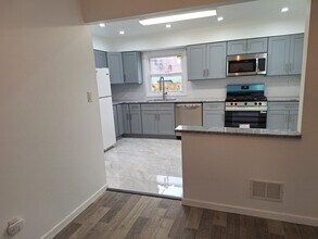 169 W 51st St in Bayonne, NJ - Building Photo - Building Photo