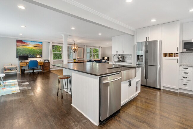 property at 486 Lakeshore Dr NE