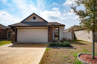 108 Trailstone Dr in Bastrop, TX - Building Photo - Building Photo