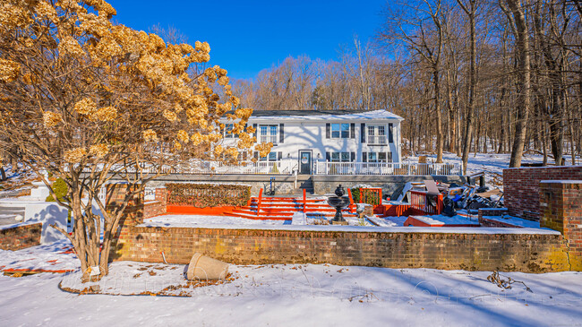 112 Woodbine St in Naugatuck, CT - Building Photo - Building Photo