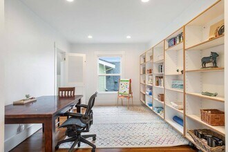 4212 Greenwood Ave N in Seattle, WA - Building Photo - Building Photo