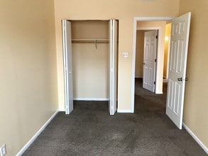 649 E Marquette Rd-Unit -1st Floor in Chicago, IL - Building Photo - Building Photo