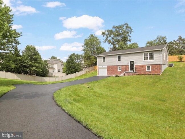 3416 Sunny View Dr in Alexandria, VA - Building Photo - Building Photo