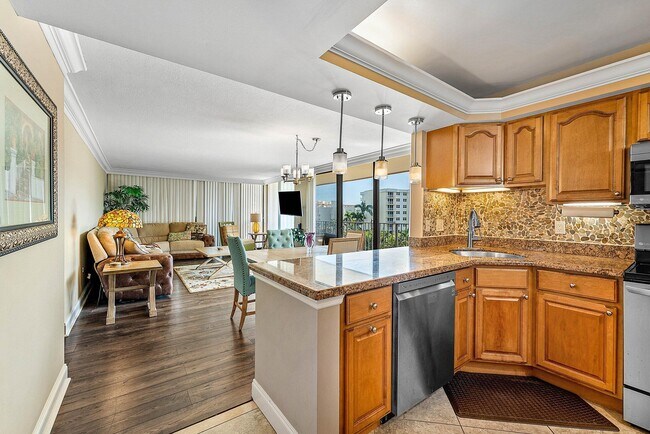3545 S Ocean Blvd in South Palm Beach, FL - Building Photo - Building Photo