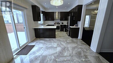 23 Seastar Rd in Brampton, ON - Building Photo - Building Photo