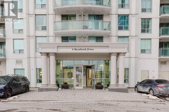 6 Rosebank Dr in Toronto, ON - Building Photo - Building Photo