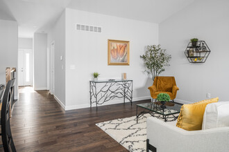 Villas at Miller Crossing in Arnold, MO - Building Photo - Interior Photo