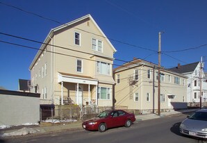 150-160 Davis St in Fall River, MA - Building Photo