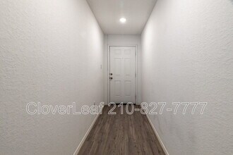 7009 Shears Pl in San Antonio, TX - Building Photo - Building Photo